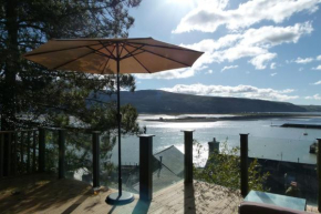 2-Bedroom cottage with sea views